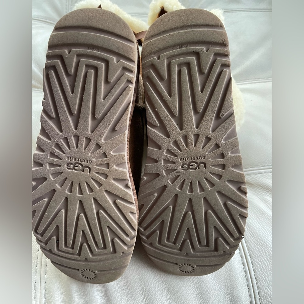 UGG Women's Tan and Cream Sheepskin Slippers - Picture 10 of 10